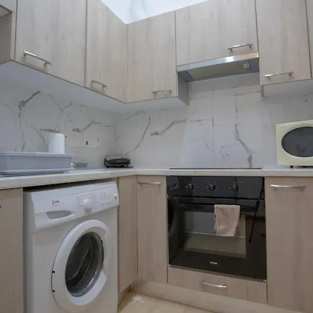 1-2Bd Beach Apartments Paphos Exterior photo