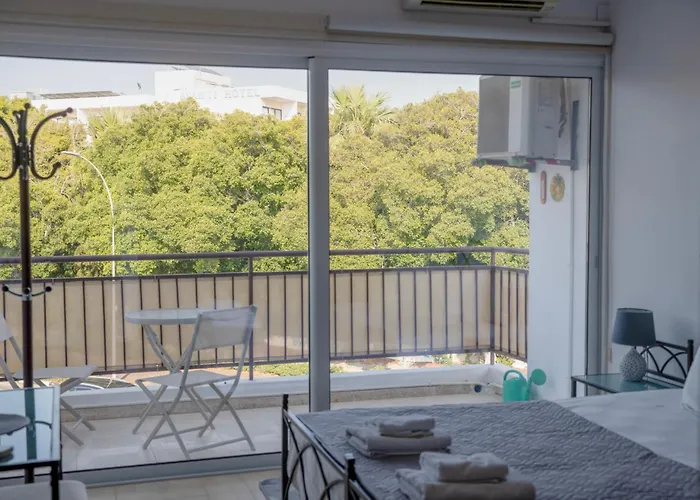 1-2Bd Beach Apartments